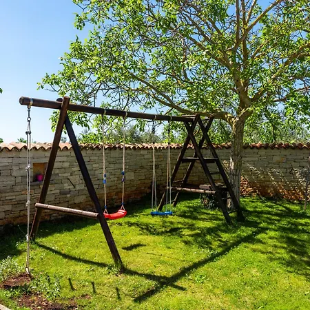 Ive By Interhome 度假居 沃德年