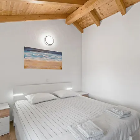 Casa de Férias Ive By Interhome